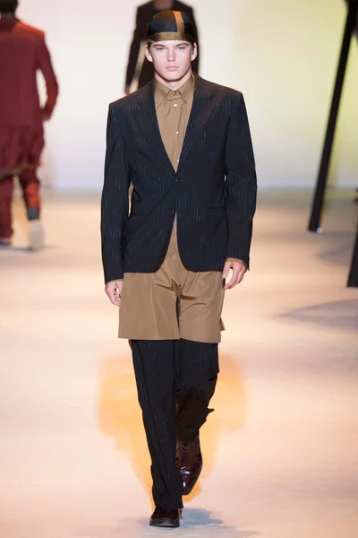 Look 4